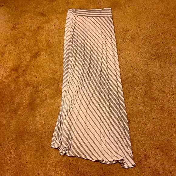Long stretchy striped skirt - Picture 1 of 3